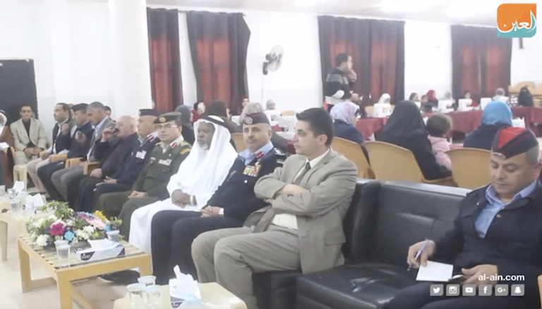 السفير الإماراتي بالأردن يفتتح مشاغل تدريب خياطة