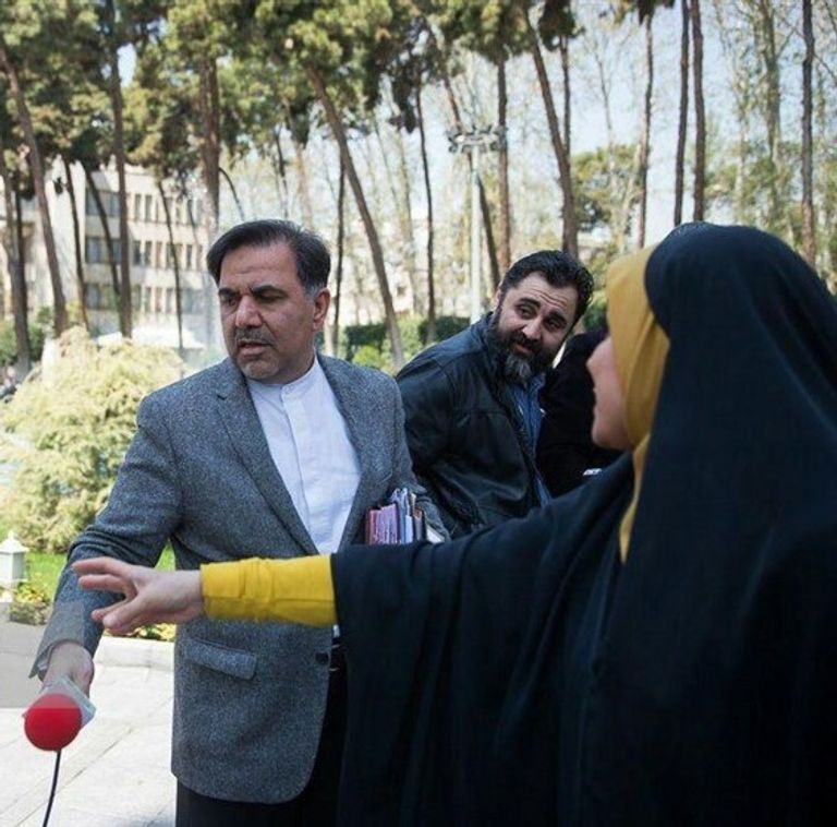 وزير الطرق الإيراني يصرخ في وجه صحفية