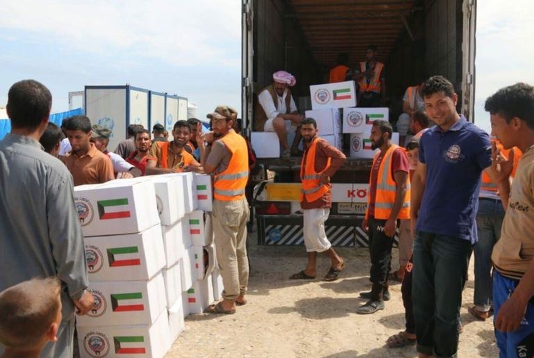 مساعدات كويتية لنازحي الموصل