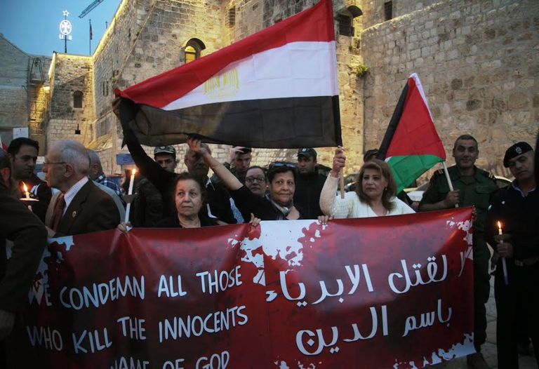 بيت لحم تبكي ضحايا تفجير كنيستي مصر