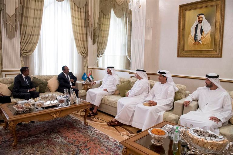 الشيخ محمد بن زايد وخليفة حفتر