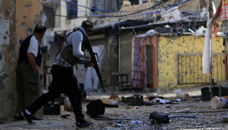 8 قتلى في اشتباكات مخيم "عين الحلوة" الفلسطيني بلبنان