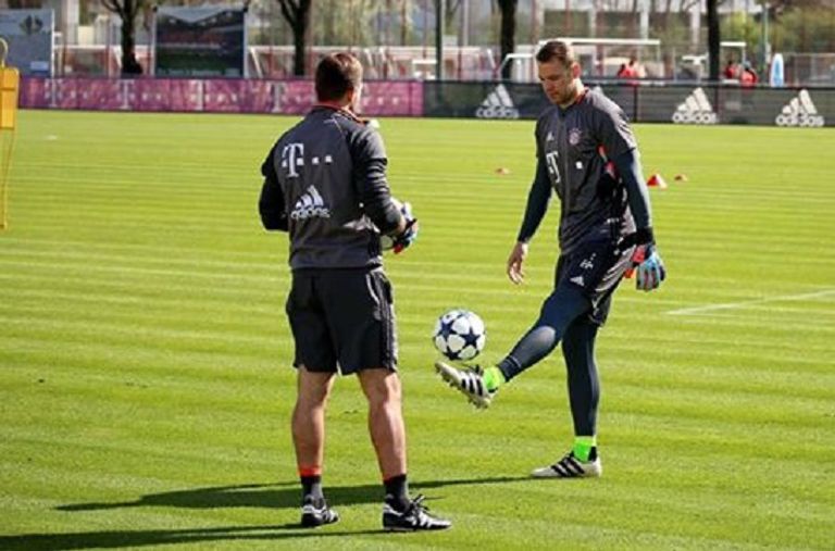 ليفاندوفسكي في مران بايرن الثلاثاء