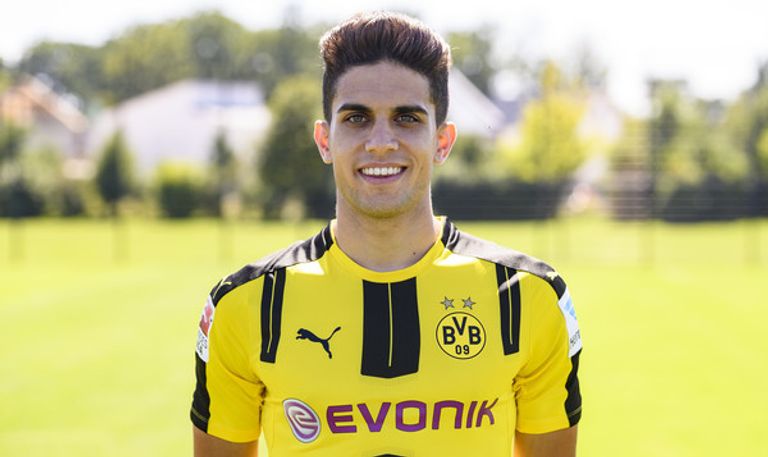 النوافذ الخلفية لحافلة بروسيا دورتموند تضررت جراء الانفجارات