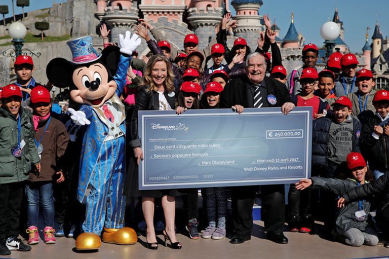 تحتفل شركة ديزني بمرور 25 عاما على افتتاح "ديزني لاند ريزور باريس"