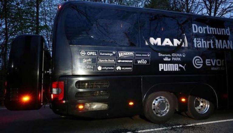 حافلة لفريق بروسيا دورتموند (رويترز)