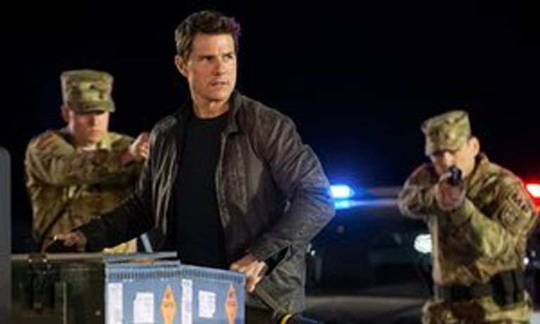 دواين جونسون وتوم كروز