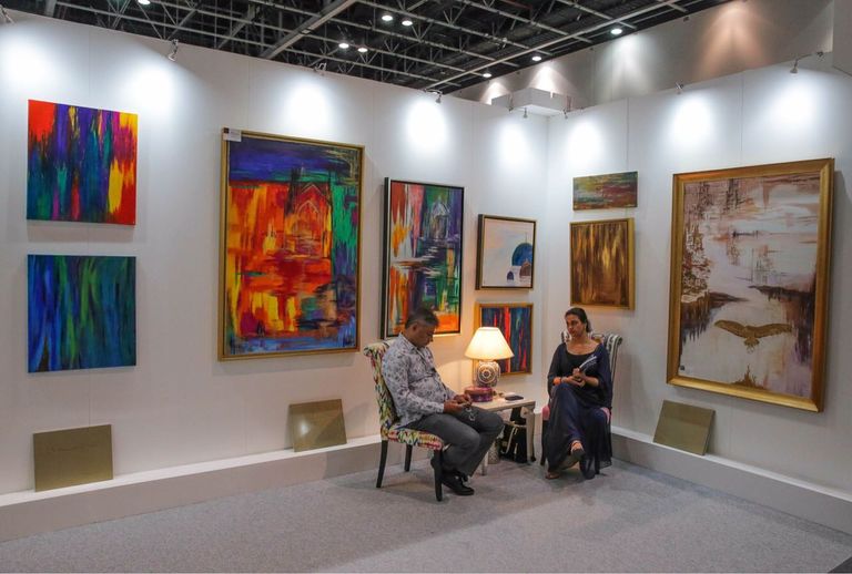 من معرض فنون العالم دبي