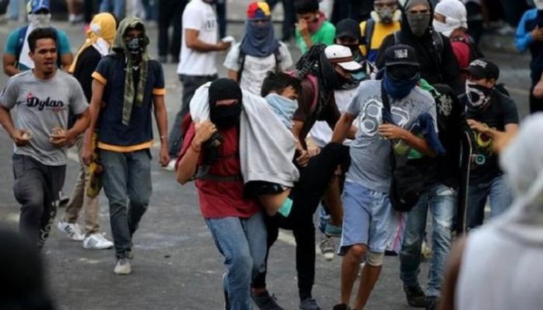 احتجاجات ضد رئيس فنزويلا يوم 10 إبريل