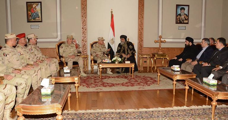 قادة الجيش المصري يقدمون التعزية للبابا تواضروس - صفحة المتحدث العسكري