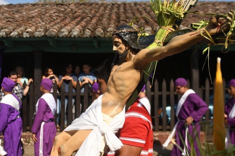 إسبانيا احتفالات أسبوع الآلام في كنيسة القيامة بالقدس