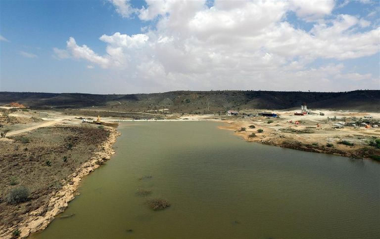 المراحل النهائية من بناء السد