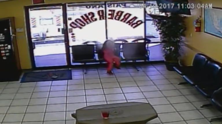 لحظة إطلاق النار على الطفلة