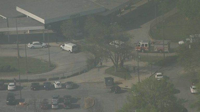 جار التحقيق مع المنفذ - صورة من موقع الحادث