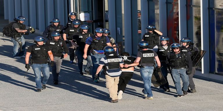 أحداث الشغب في ملعب ليون