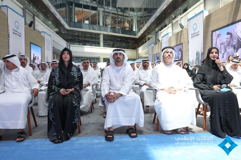 الشيخ حمدان بن راشد آل مكتوم في زيارة لدبي الذكية