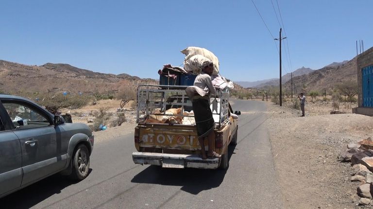 سيدة يمنية نازحة