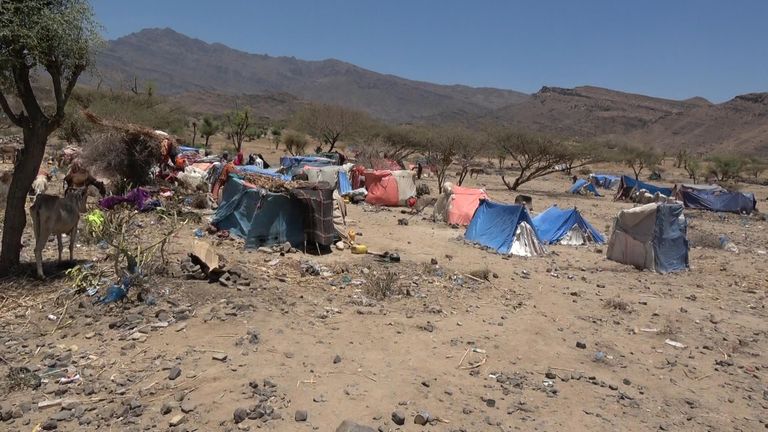 سيدة يمنية نازحة