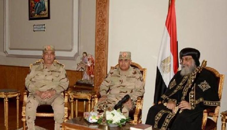 وزير الدفاع المصري مع البابا في لقاء سابق