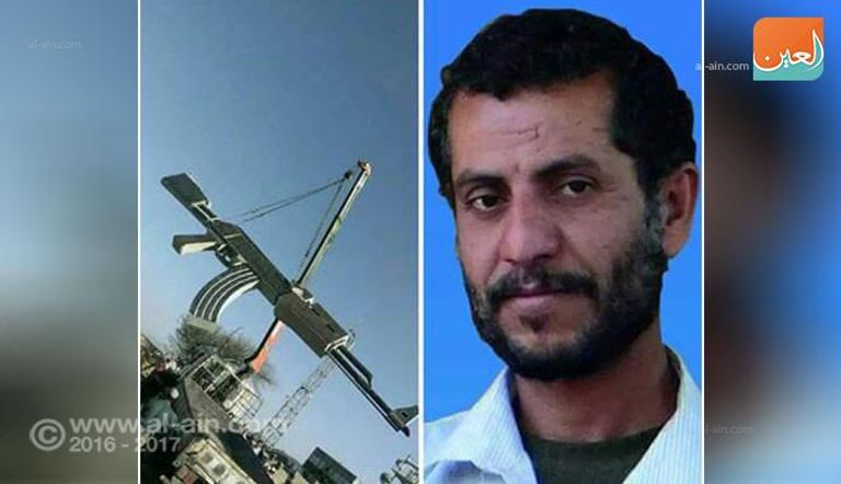 مجسم عملاق لبندقية شهيد في اليمن