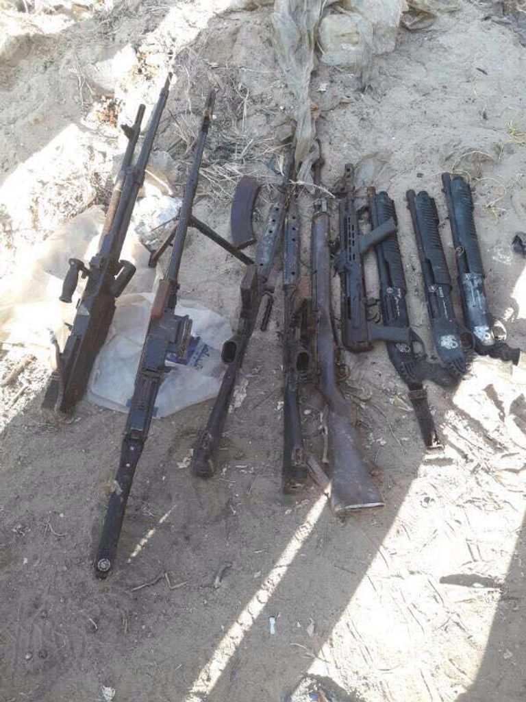 أسلحة وذخائر تم ضبطها مع عناصر الخلية