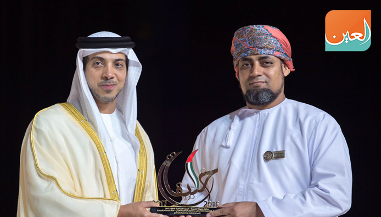 منصور بن زايد يكرم الشيخة لبنى القاسمي