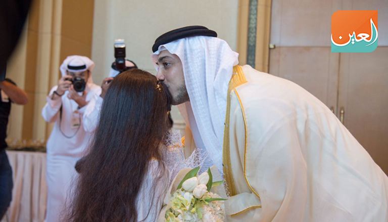 منصور بن زايد يكرم الشيخة لبنى القاسمي