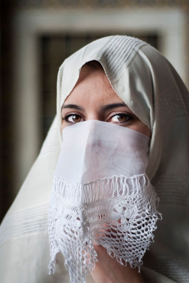 الحــايَــكْ.. رمز الزينة والحياء للمرأة الجزائرية