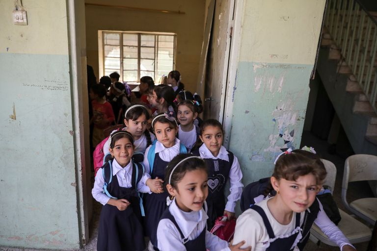 تلميذات عراقيات عدن للمدارس بالموصل بعد حكم داعش