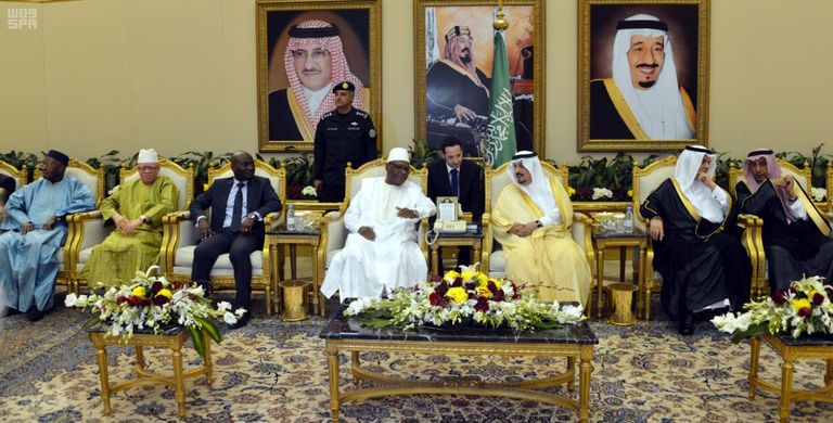 الرئيس المالي يصل الرياض 