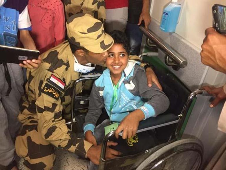 محمد رمضان بملابس الصاعقة