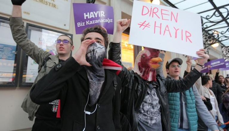 مظاهرات رافضة لنتيجة الاستفتاء في اسطنبول
