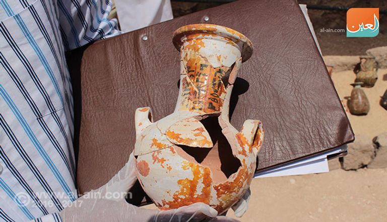 خالد العناني خلال إعلان الكشف الأثري