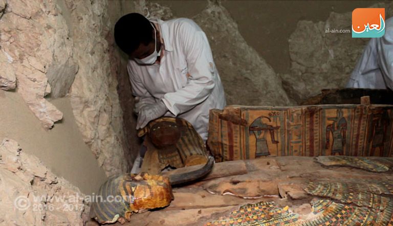 خالد العناني خلال إعلان الكشف الأثري