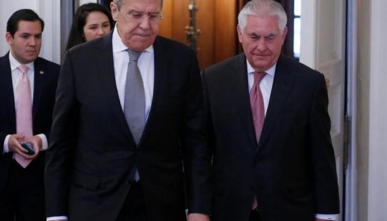 وزير الخارجية الروسي لافروف ونظيره الأمريكي تيلرسون (رويترز)