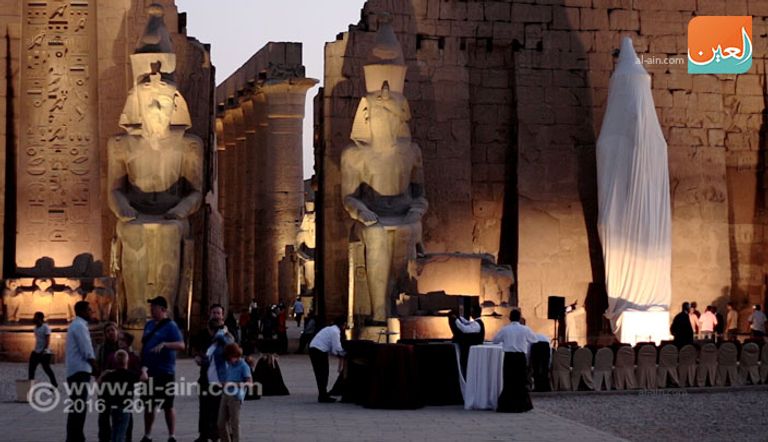 تمثال رمسيس الثاني أثناء حفل استقباله في معبد الأقصر جنوب مصر