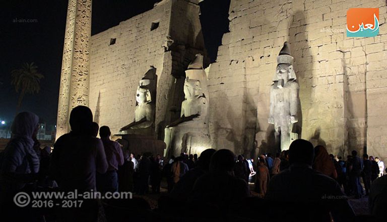 تمثال رمسيس الثاني أثناء حفل استقباله في معبد الأقصر جنوب مصر