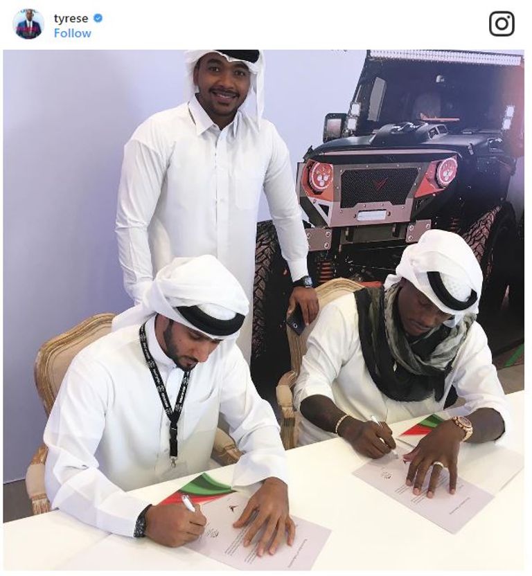 الممثل الأمريكي تايريس جيبسون في مدنية الشارقة (ميدل إيست موتورينج)