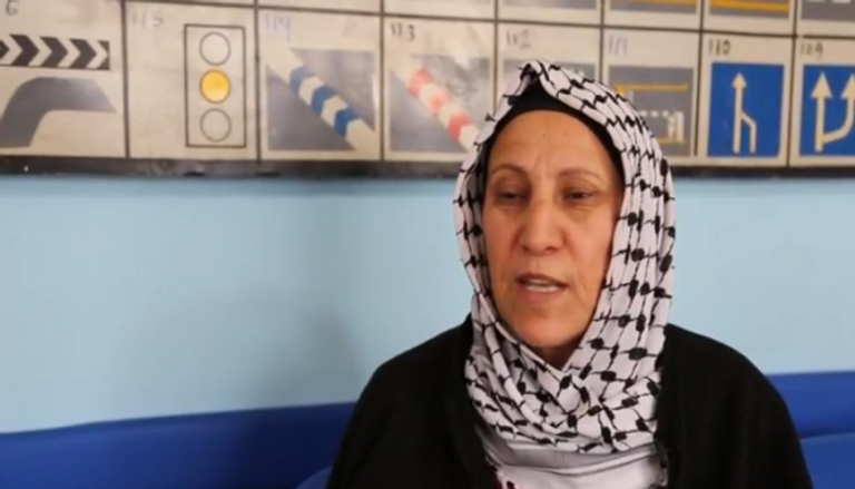 سميرة صيام تعلم الرجال قيادة الشاحنات في قطاع غزة