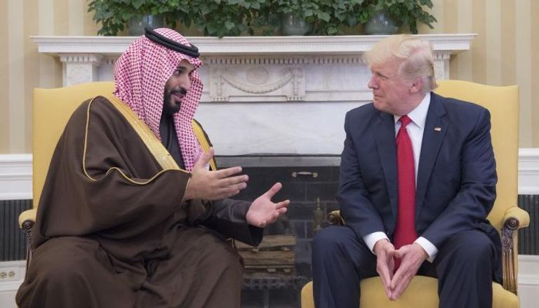 ترامب خلال لقائه مع ولي العهد السعودي بالولايات المتحدة