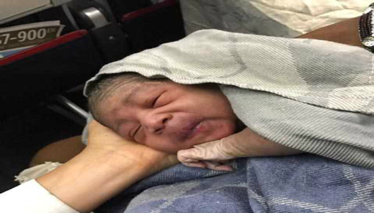 الرضيع الذي ضمن وظيفته المستقبلية