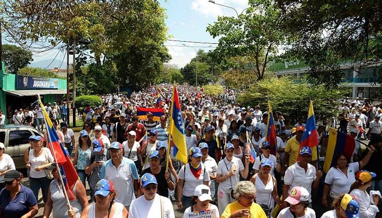 المعارضة الفنزويلية نظمت مسيرات صامتة