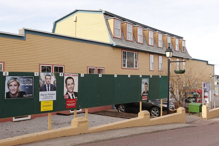 عملية التأمين غير مسبوقة في الانتخابات الفرنسية (رويترز)