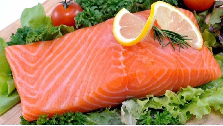 الأسماك غنية بالدهون الصحية