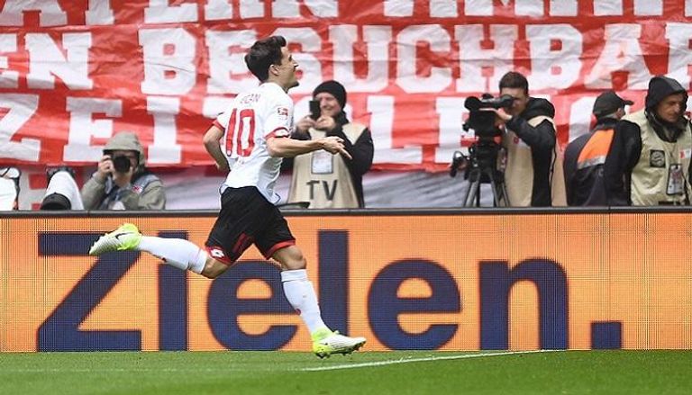 بويان يحتفل بالهدف الأول لماينز