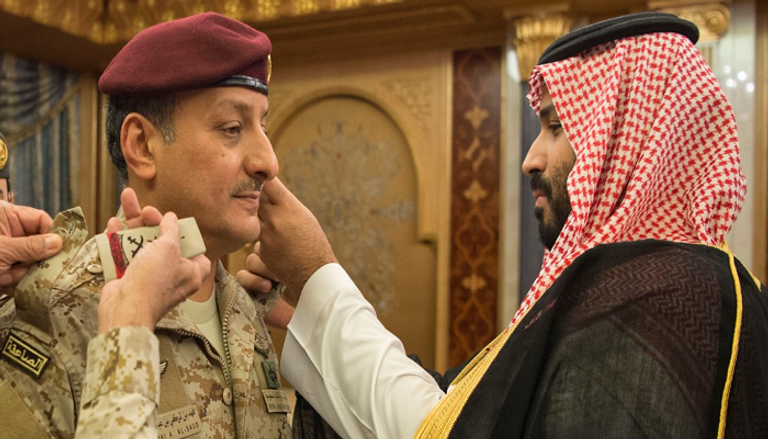 ولي ولي العهد السعودي يقلد قائد القوات البرية رتبته
