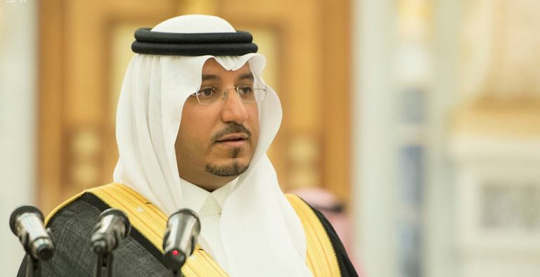 الأمير خالد بن سلمان يؤدي اليمين الدستورية