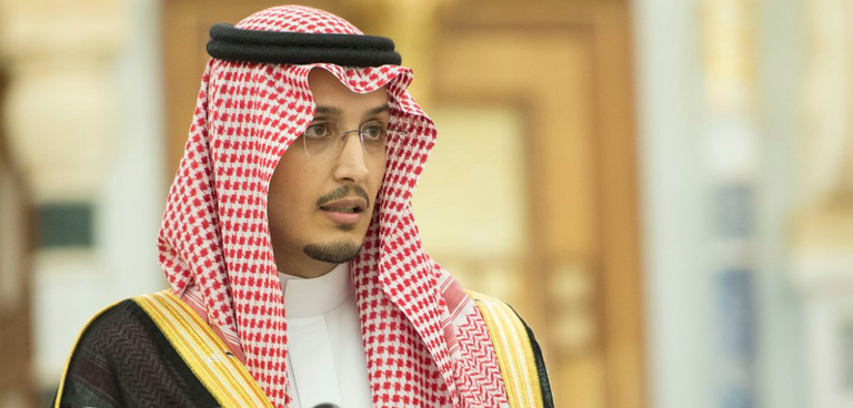 الأمير خالد بن سلمان يؤدي اليمين الدستورية