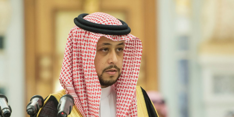 الأمير خالد بن سلمان يؤدي اليمين الدستورية