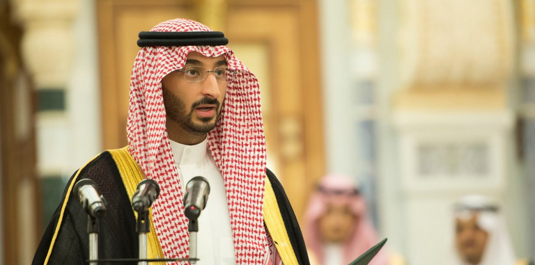 الأمير خالد بن سلمان يؤدي اليمين الدستورية